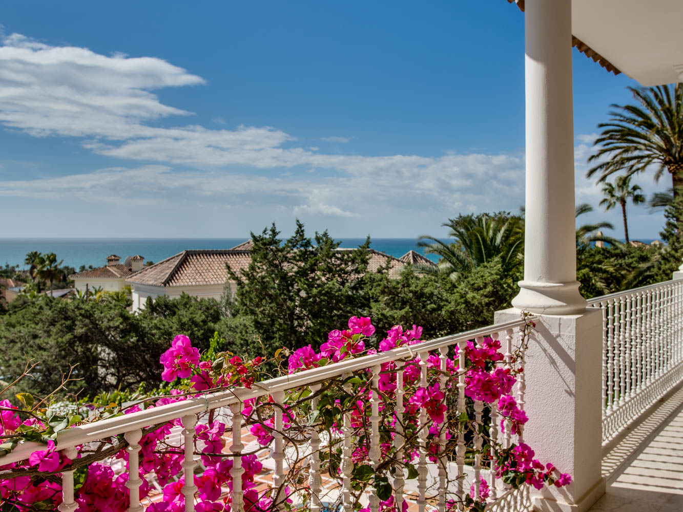 Terrasse mit Ausblick aufs Mittelmeer in Marbesa