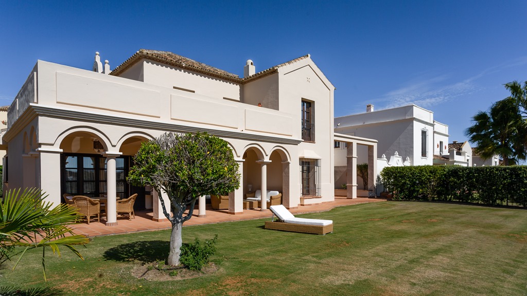 Sotogrande Cortijos de la Reserva Villa im traditionellen Stil in