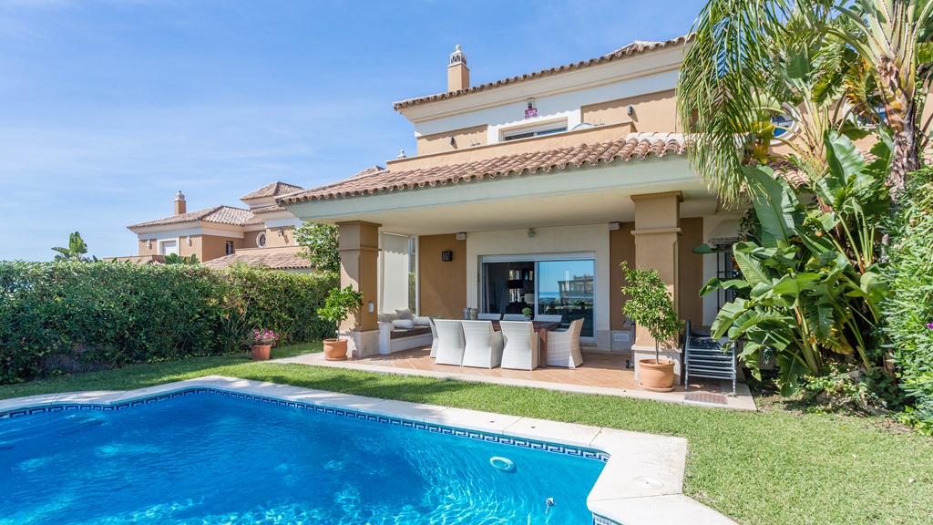 Marbella Santa Clara Doppelhaushalfte Mit Pool Direkt Am