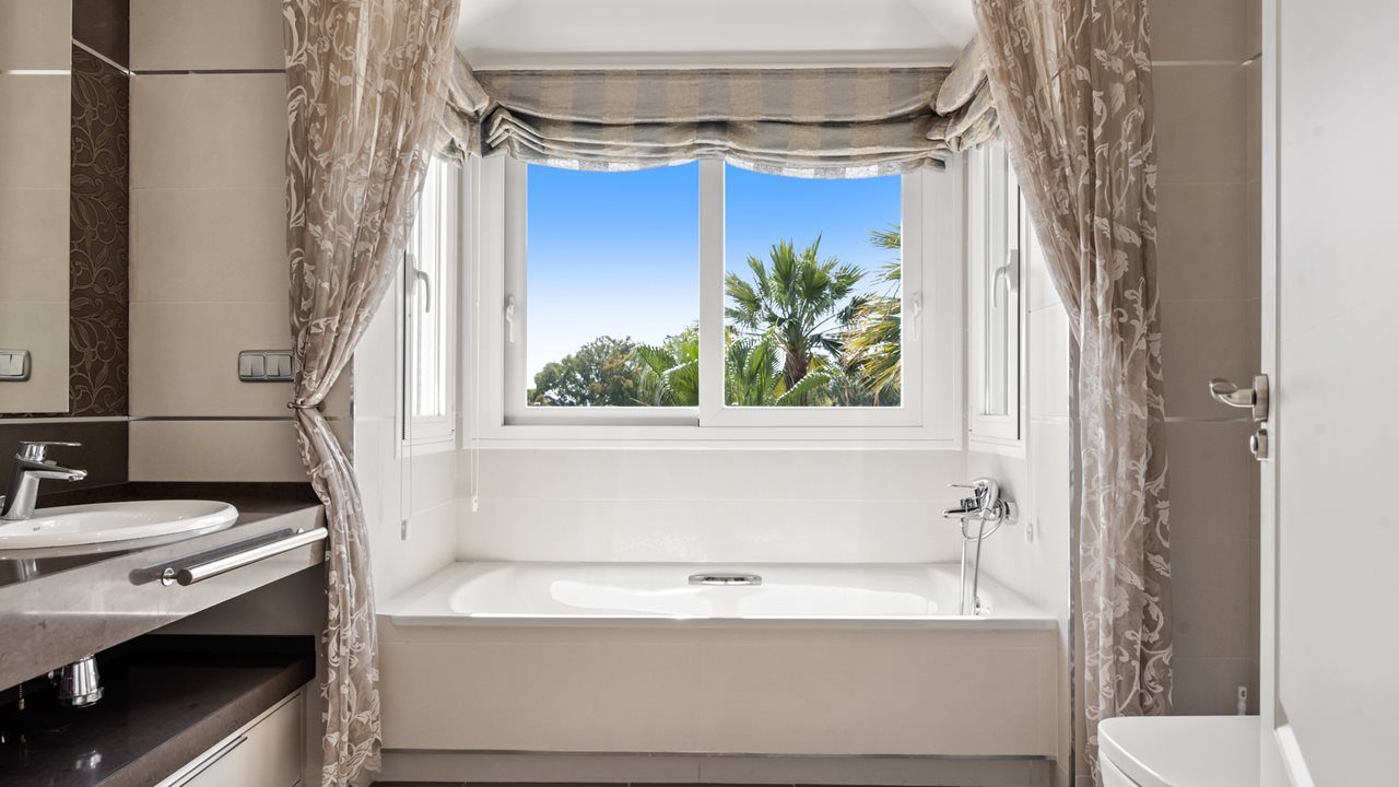 1557 Villa Marbella Elviria-32