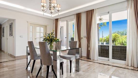 1557 Villa Marbella Elviria-20 image