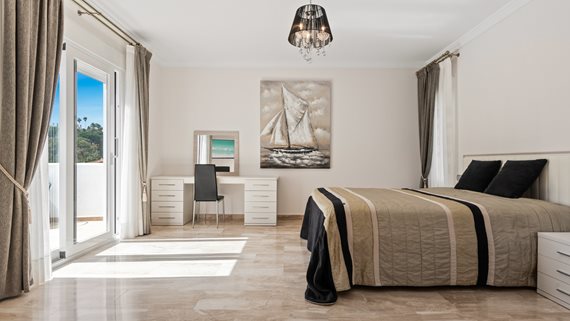 1557 Villa Marbella Elviria-28 image